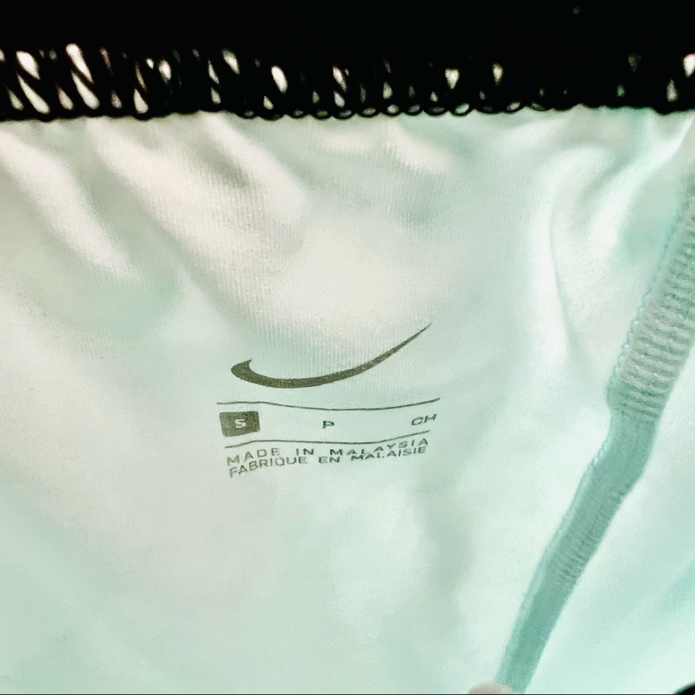 Nike Air Womens 2 in 1 Running Gym Shorts MINT Green Size Small - Picture 13 of 15